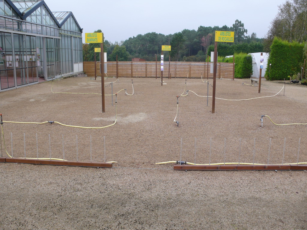 Exposition-vente avant approvisionnement des plantes de septembre